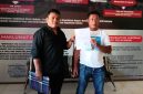 Foto: Mahmud Tanggule didampingi kuasa hukum Mudaffar H.Din S.H,